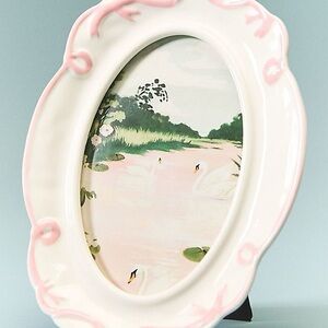 Anthropologie Pink and White Frame 4x6 pink bows